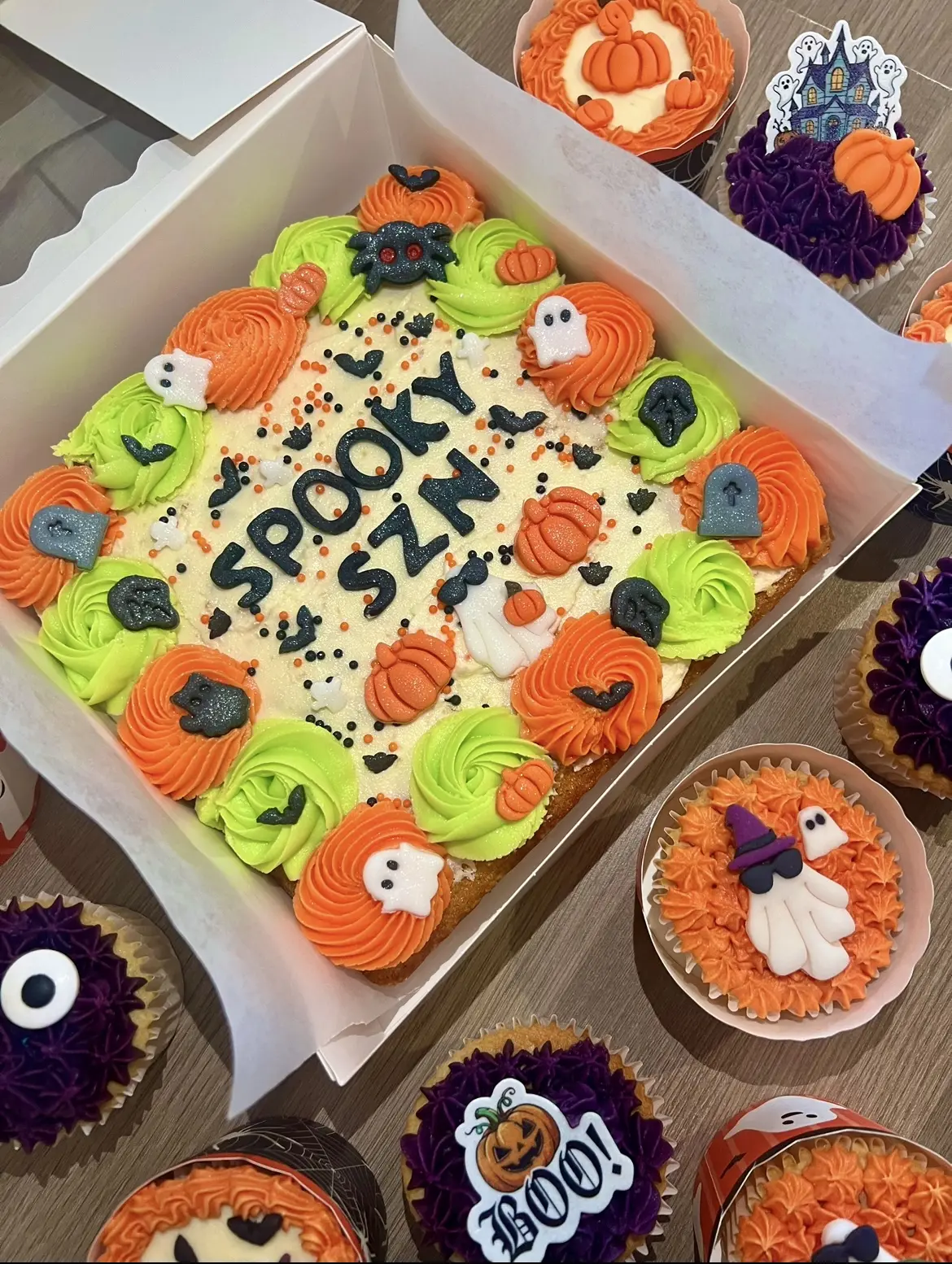 Halloween traybake from Lotus Cupcakes
